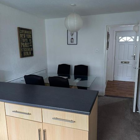 Large 2 Bedroom House Wombridge Екстериор снимка
